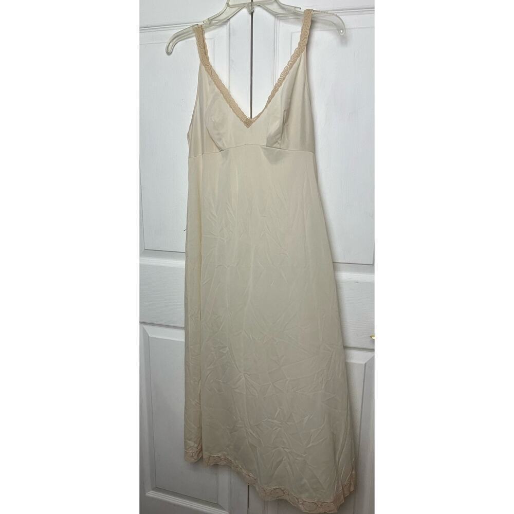 Vanity Fair Vintage Full Slip Lingerie Beige Nylon Size 36 BF